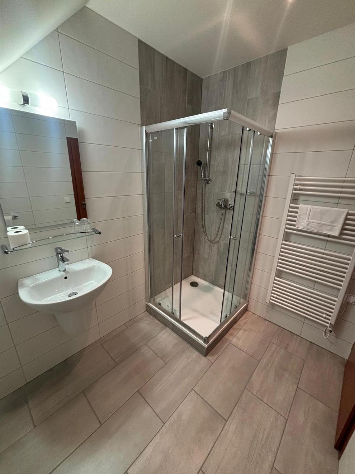 Sport Relax Hotel Na Kopecku Krinec Buitenkant foto