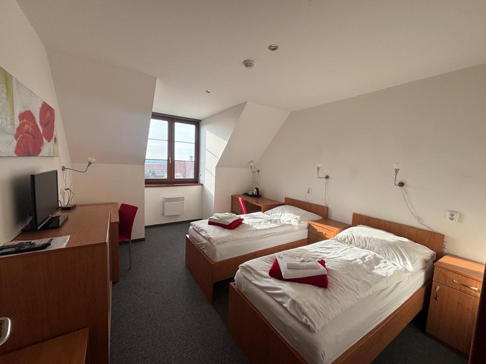 Sport Relax Hotel Na Kopecku Krinec Buitenkant foto