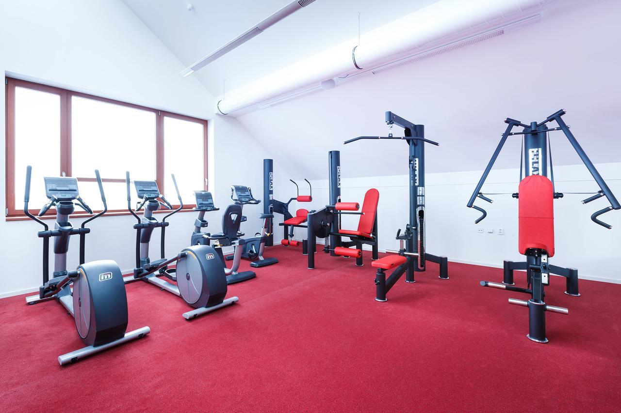 Sport Relax Hotel Na Kopecku Krinec Buitenkant foto
