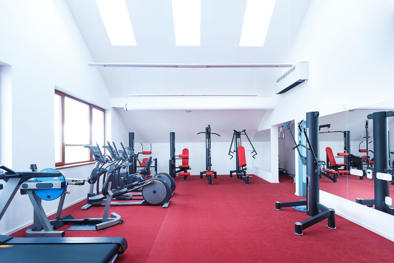 Sport Relax Hotel Na Kopecku Krinec Buitenkant foto